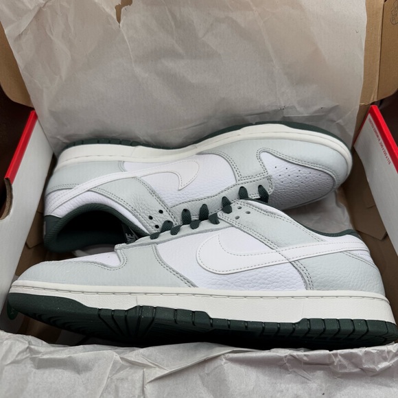 Nike Dunk Low Retro SE Photon Dust Vintage Green Size 11 Men's - Picture 3 of 11